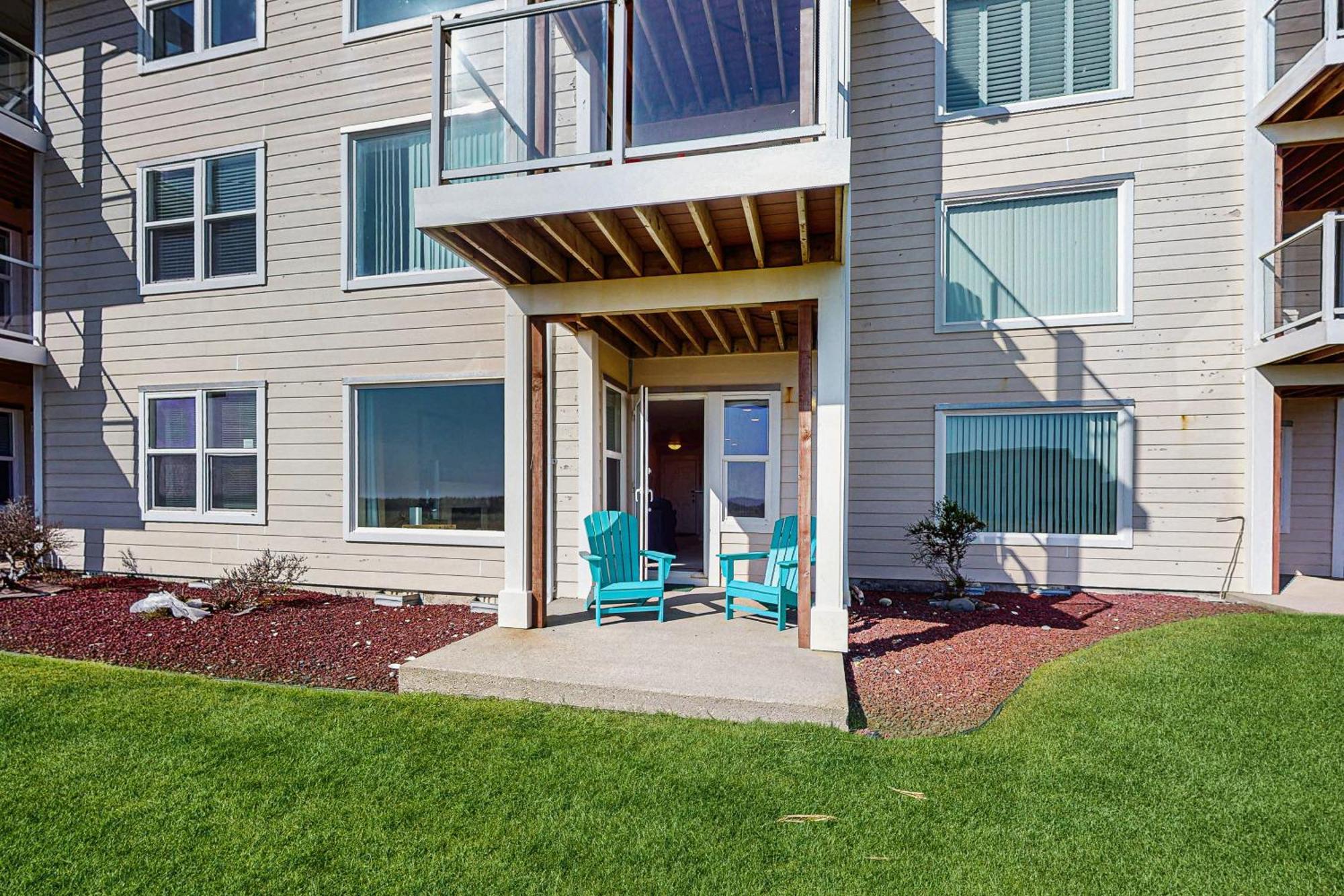 Family Beach Condo Westport Exterior photo